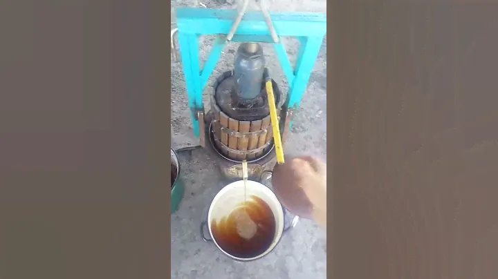 Яблочный сок.