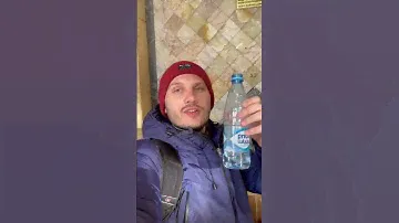 Пробую горячую минеральную воду в Джермуке